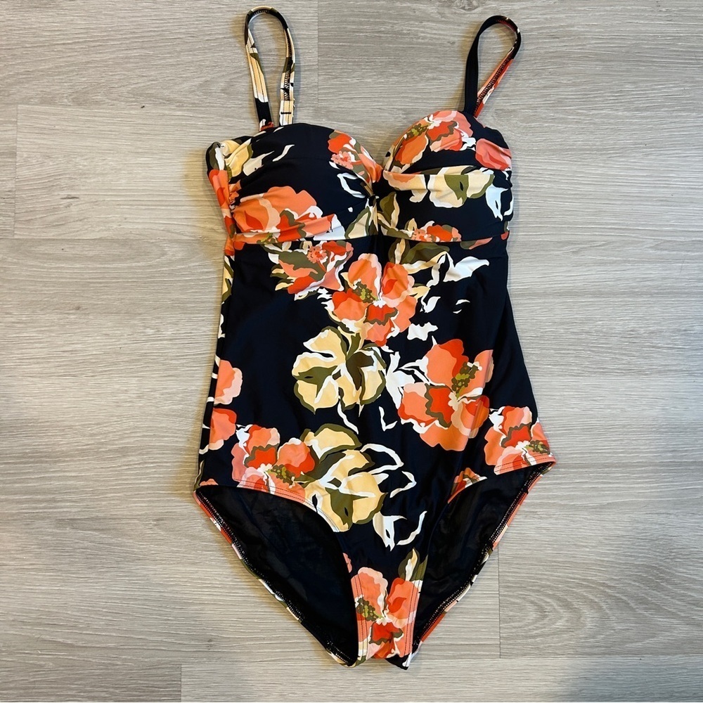 Sea Level Women’s Floral Juniper Twist Front One Piece Swimsuit - 8
